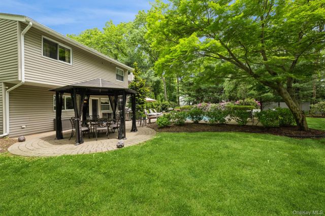 51 Chelsea Drive, Mount Sinai, NY 11766