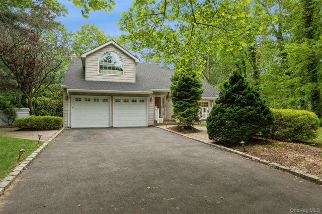 51 Chelsea Drive, Mount Sinai, NY 11766