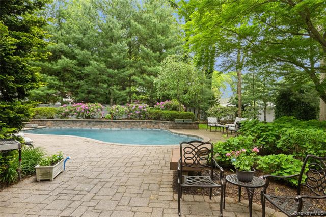 51 Chelsea Drive, Mount Sinai, NY 11766