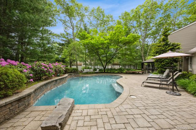 51 Chelsea Drive, Mount Sinai, NY 11766
