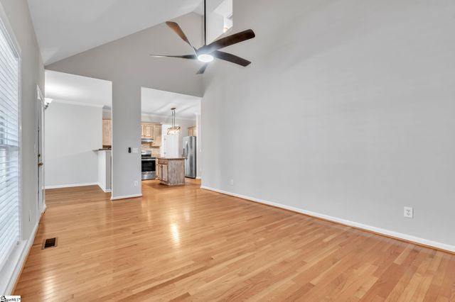 22 Summercrest Circle, Simpsonville, SC 29681