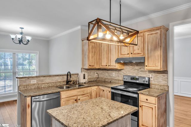 22 Summercrest Circle, Simpsonville, SC 29681