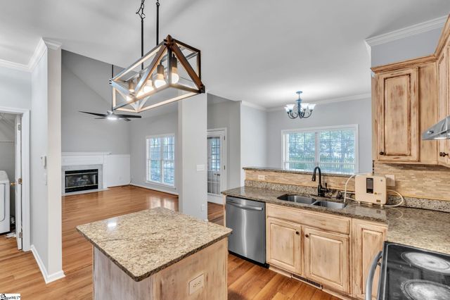 22 Summercrest Circle, Simpsonville, SC 29681