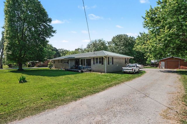 190 W Lynn Dr, Manchester, TN 37355