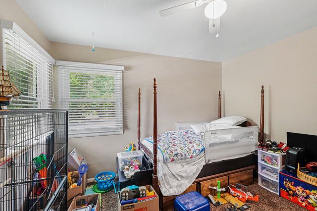 190 W Lynn Dr, Manchester, TN 37355