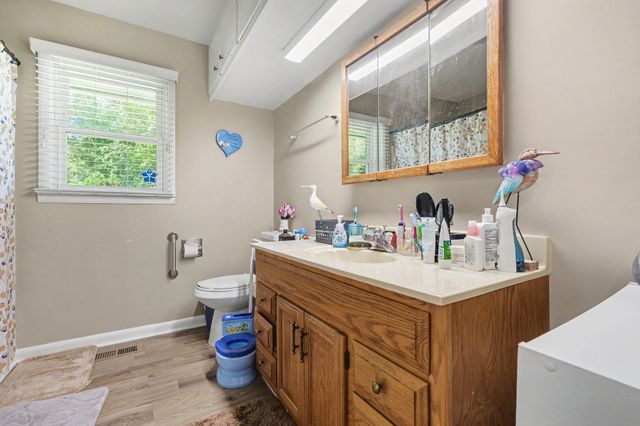 190 W Lynn Dr, Manchester, TN 37355