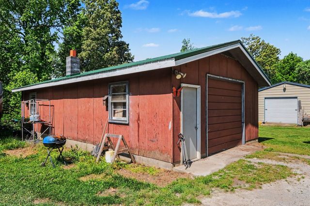 190 W Lynn Dr, Manchester, TN 37355