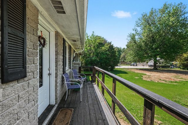 190 W Lynn Dr, Manchester, TN 37355