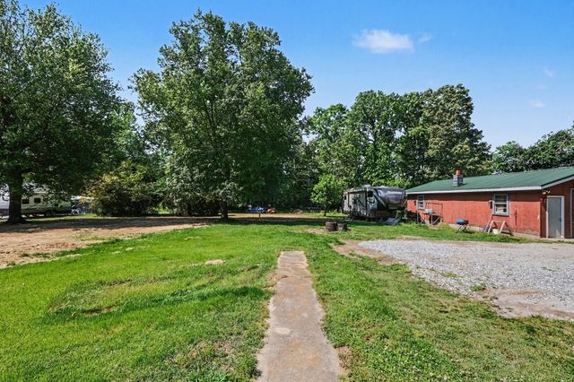 190 W Lynn Dr, Manchester, TN 37355