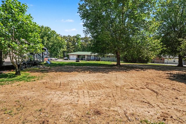190 W Lynn Dr, Manchester, TN 37355