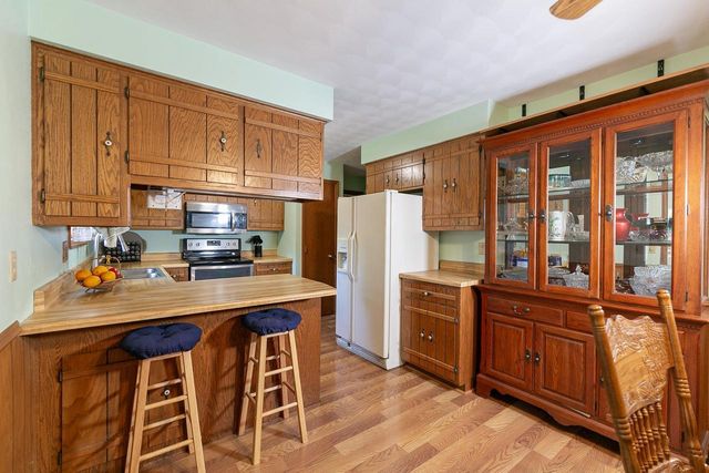 2149 N CONNIES COURT, Appleton, WI 54914