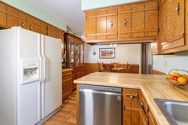 2149 N CONNIES COURT, Appleton, WI 54914
