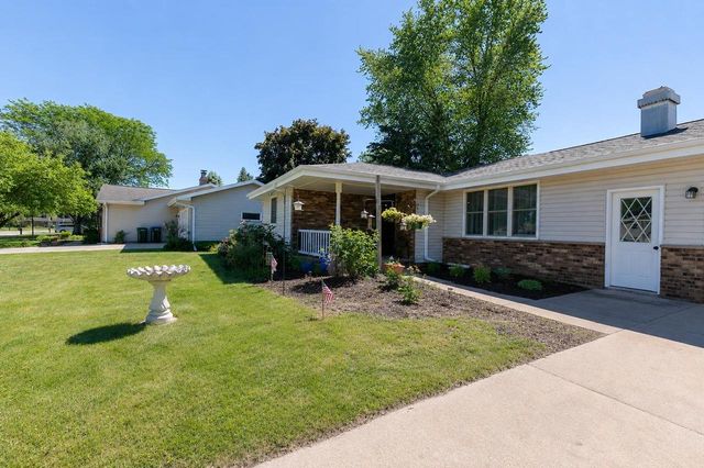 2149 N CONNIES COURT, Appleton, WI 54914