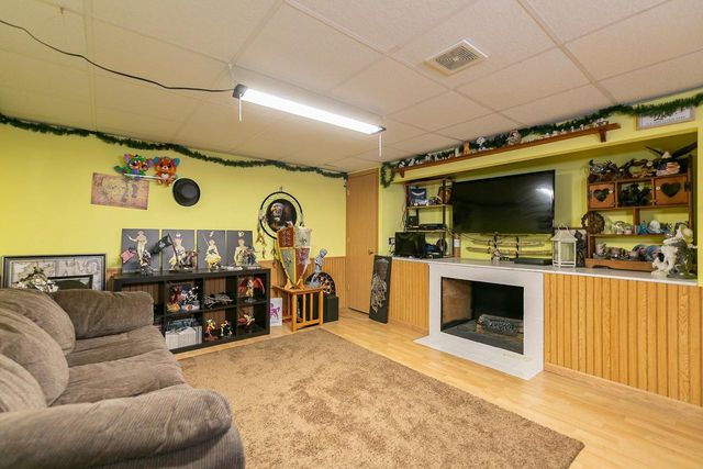 2149 N CONNIES COURT, Appleton, WI 54914