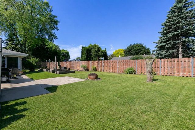 2149 N CONNIES COURT, Appleton, WI 54914