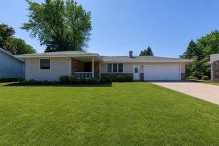 2149 N CONNIES COURT, Appleton, WI 54914