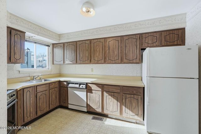 1502 Buckingham Circle, Middletown, NJ 07748