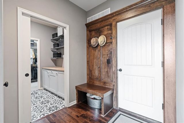 19013 Deer Run Street, Spring Hill, KS 66083
