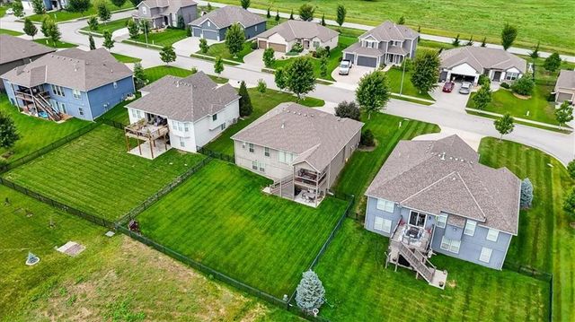 19013 Deer Run Street, Spring Hill, KS 66083
