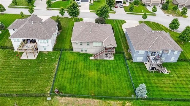 19013 Deer Run Street, Spring Hill, KS 66083