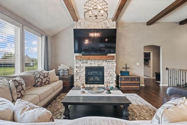 19013 Deer Run Street, Spring Hill, KS 66083