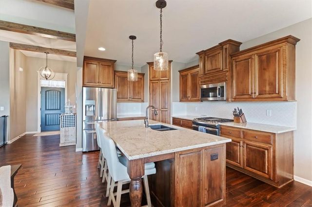19013 Deer Run Street, Spring Hill, KS 66083