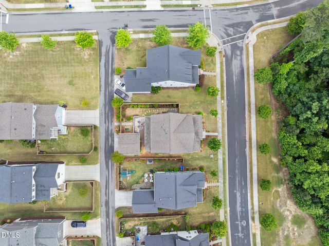 271 Ellsworth Manor Drive, Hillsborough, NC 27278