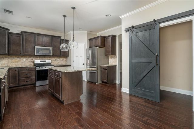 2740 Creekside Manor Dr, Powder Springs, GA 30127