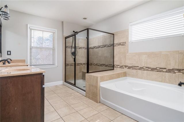 2740 Creekside Manor Dr, Powder Springs, GA 30127