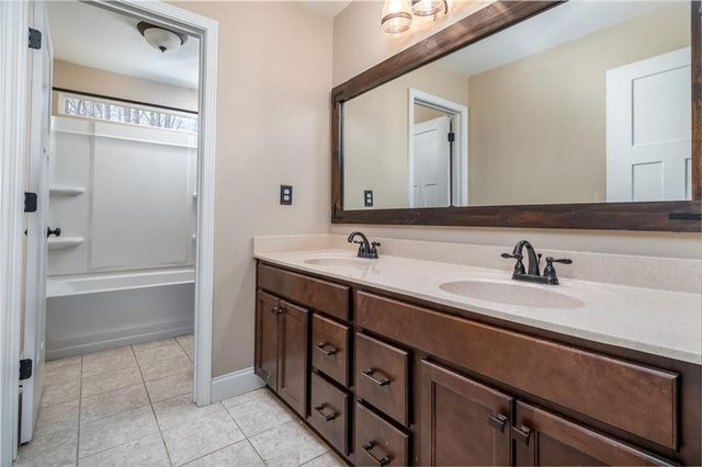 2740 Creekside Manor Dr, Powder Springs, GA 30127