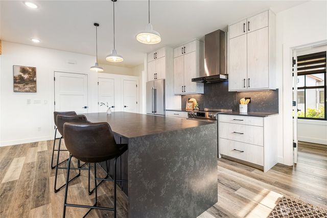 212 Riverwalk Drive, Lynden, WA 98264