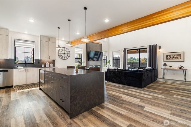 212 Riverwalk Drive, Lynden, WA 98264