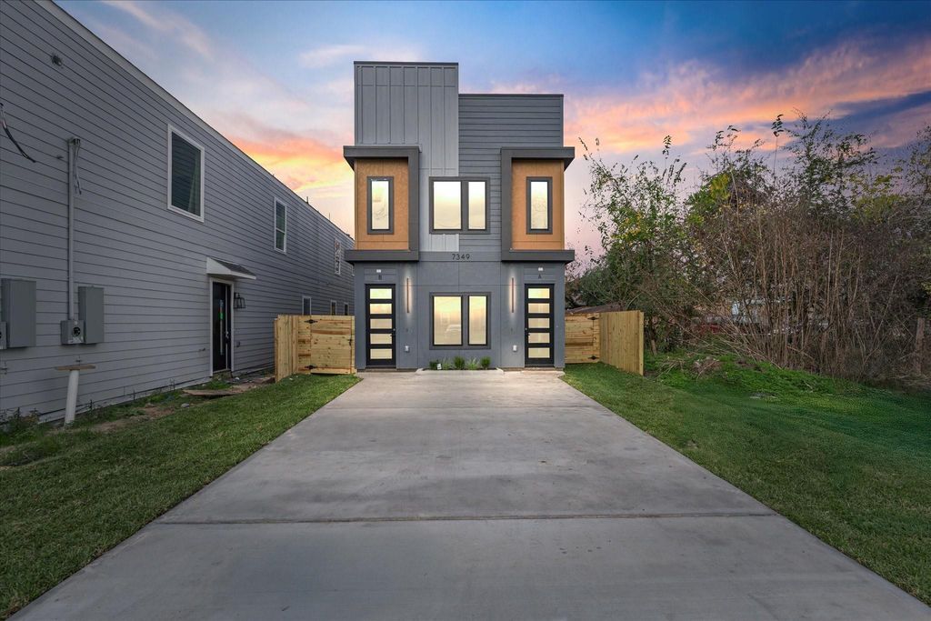7349 Sandle Street A-B, Houston, TX 77088