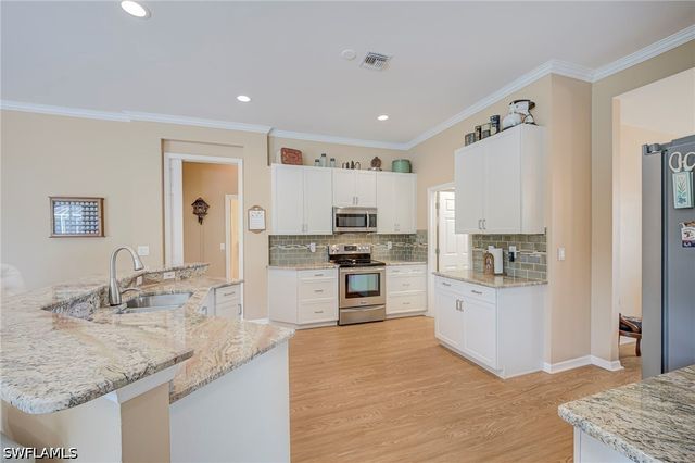 11086 Lakeland CIR, Fort Myers, FL 33913