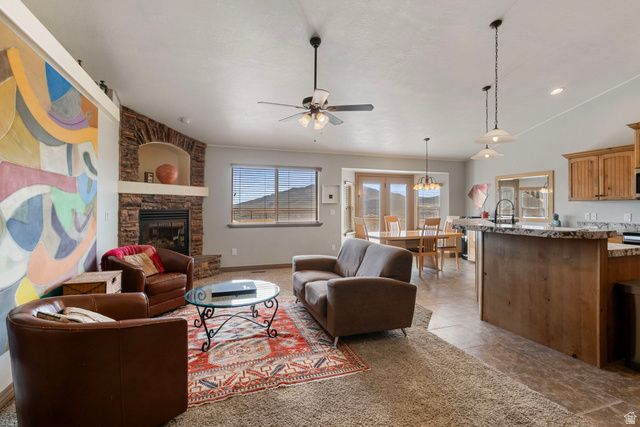 9096 N CLUBHOUSE LN, Eagle Mountain, UT 84005