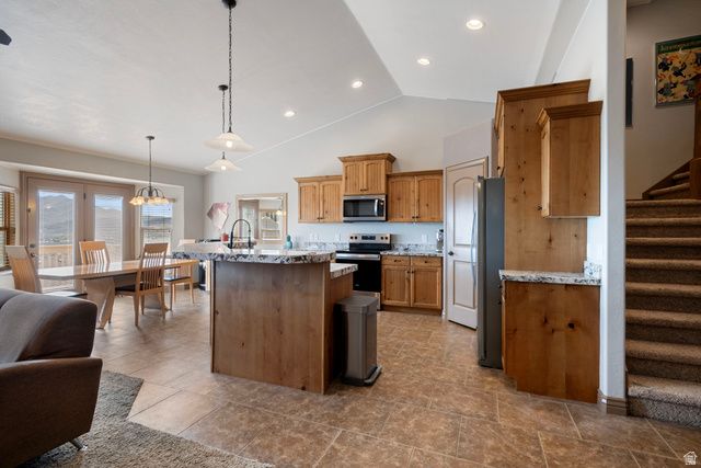 9096 N CLUBHOUSE LN, Eagle Mountain, UT 84005