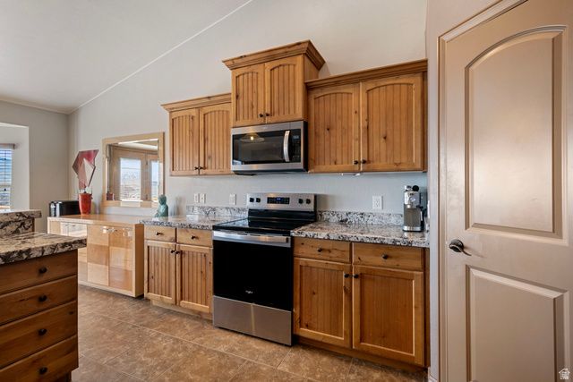 9096 N CLUBHOUSE LN, Eagle Mountain, UT 84005
