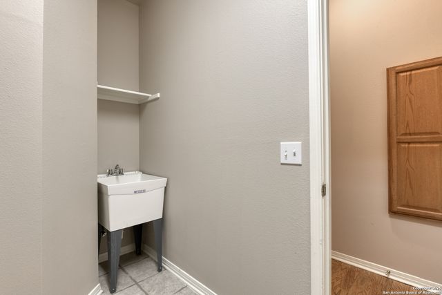 6811 Lendell St, San Antonio, TX 78249