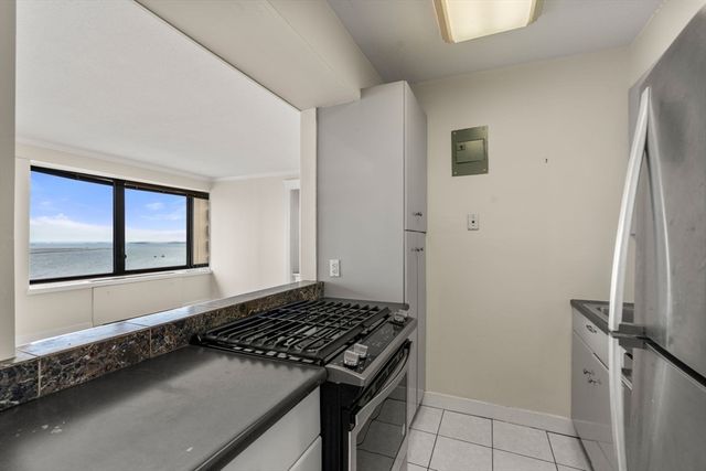 65 East India Row 27E, Boston, MA 02110