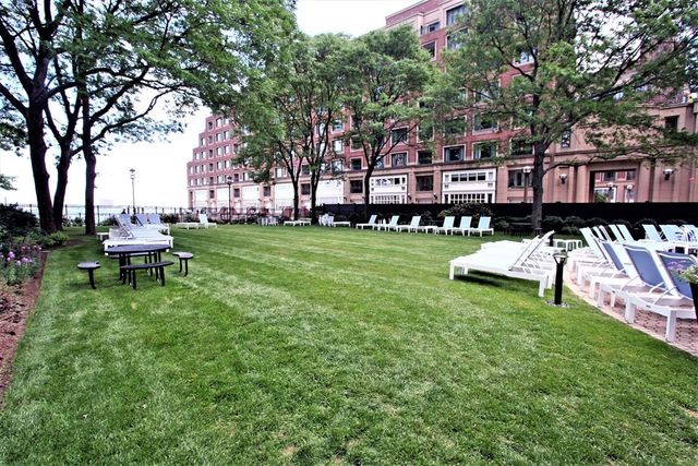 65 East India Row 27E, Boston, MA 02110