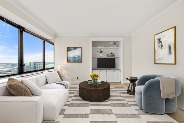 65 East India Row 27E, Boston, MA 02110