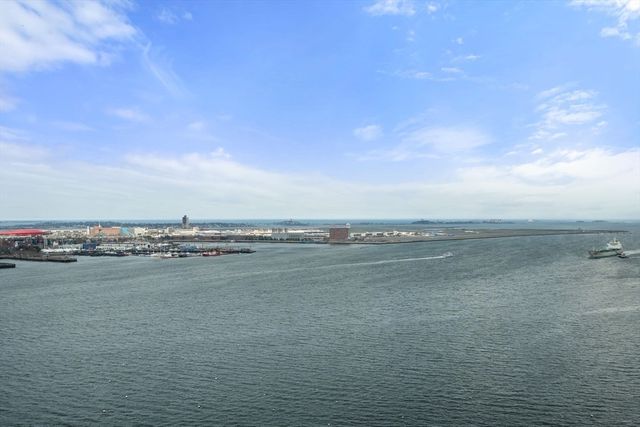 65 East India Row 27E, Boston, MA 02110