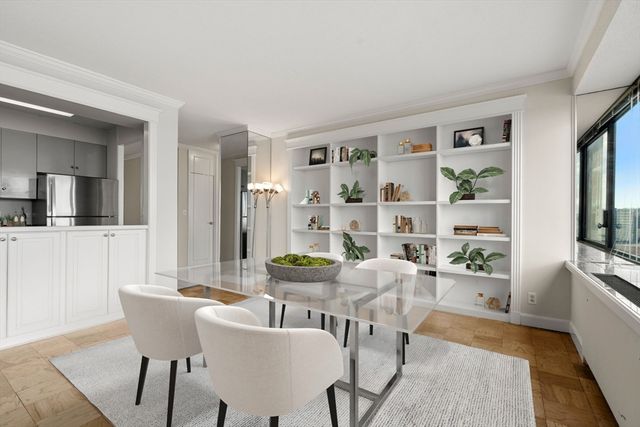 65 East India Row 27E, Boston, MA 02110