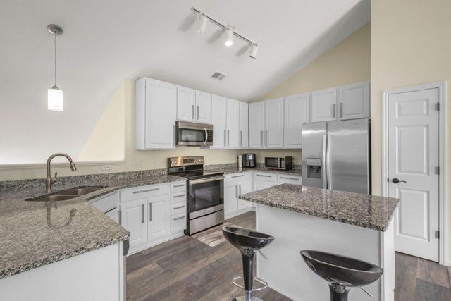 7466 Derby Lane, Shakopee, MN 55379