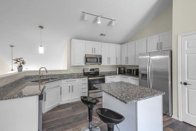 7466 Derby Lane, Shakopee, MN 55379