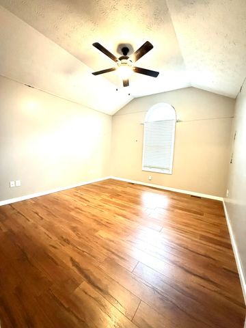 212 S Loop Drive, Stanford, KY 40484