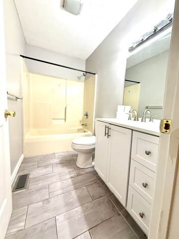 212 S Loop Drive, Stanford, KY 40484