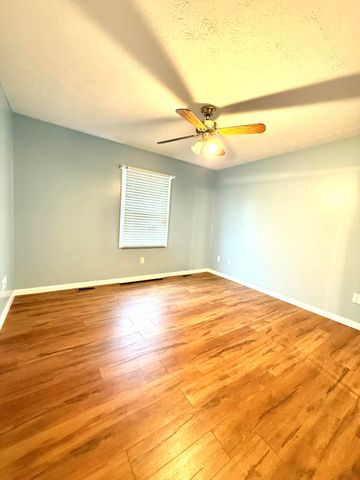 212 S Loop Drive, Stanford, KY 40484