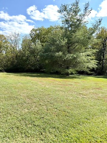 212 S Loop Drive, Stanford, KY 40484