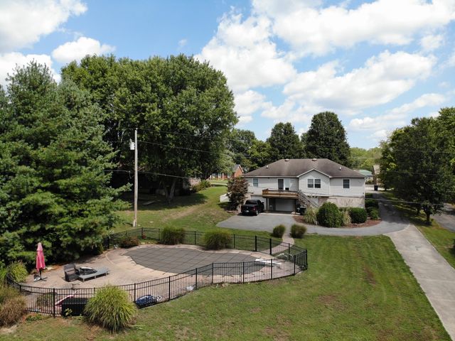 212 S Loop Drive, Stanford, KY 40484